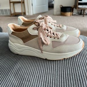 Society Oasis Sneaker